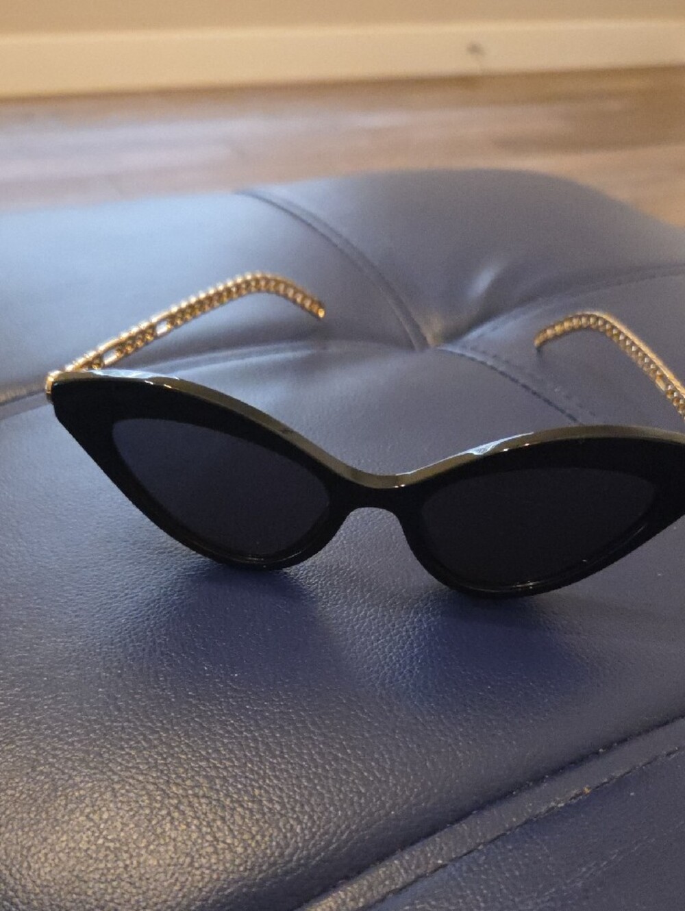 Gucci Black Cat-Eye Sunglasses with Gold Hardware - Picture 2 of 8